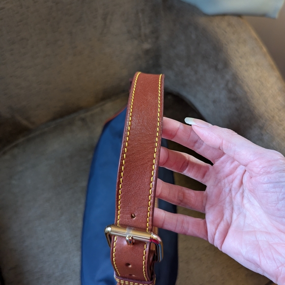 Vintage Dooney & Bourke Hobo Shoulder Bag - Picture 4 of 14